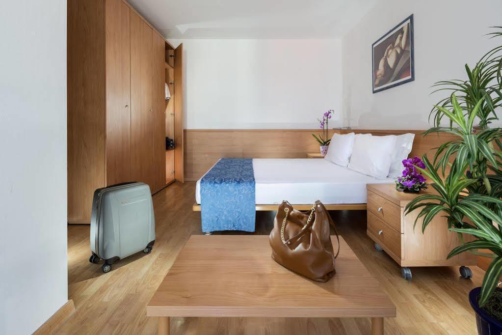 Aparthotel Esperya Lignano Sabbiadoro Zewnętrze zdjęcie