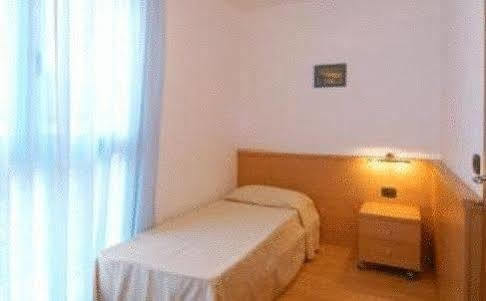 Aparthotel Esperya Lignano Sabbiadoro Zewnętrze zdjęcie